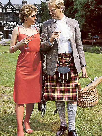 Hairy seventies lady seduced