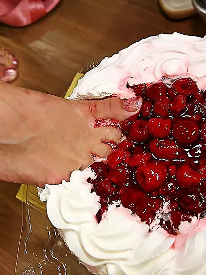 Guy licks cake off Valentina Blue's super sexy feet and puts his