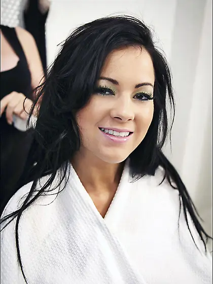 Brunette gal green outfit