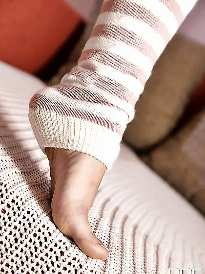 Blonde toes foot fetish