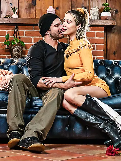 Aiden Ashley gets pleasantly fucked on leather couch