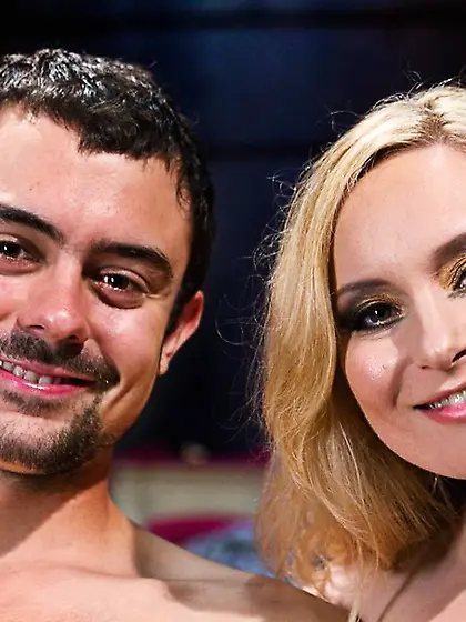 Bloke endures ball stretching