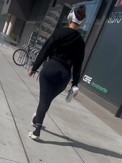 Toronto PAWG in leggings