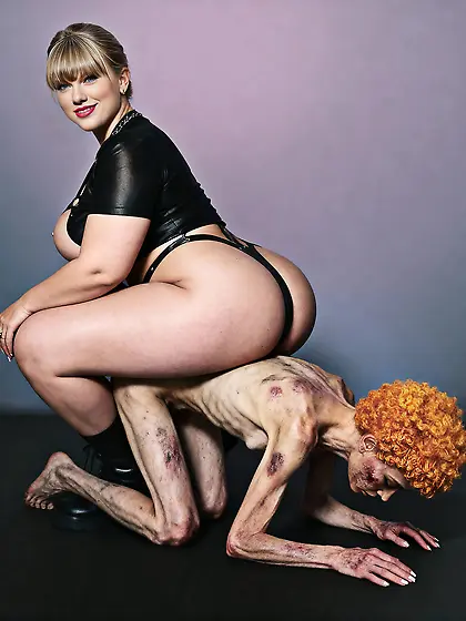 Taylor swift sits on ice spice