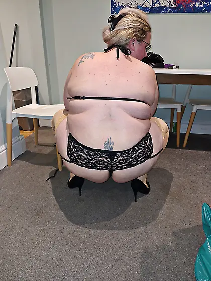 Fat ugly UK fuckpig Lauren