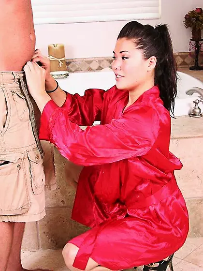 Cum shots are making delicious model London Keyes even hornier a