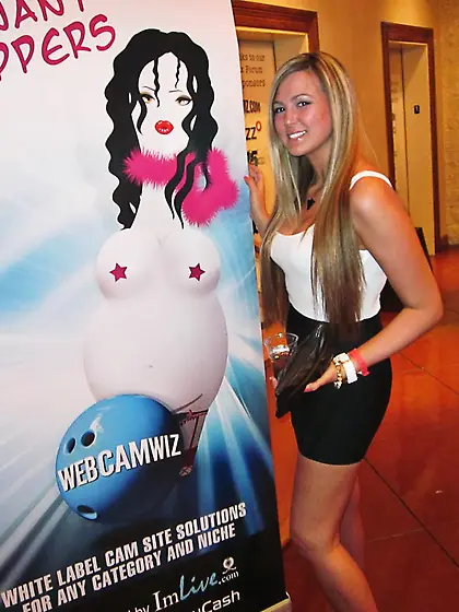 Playful lesbian chick Craving Carmen kisses her pretty friend Ph