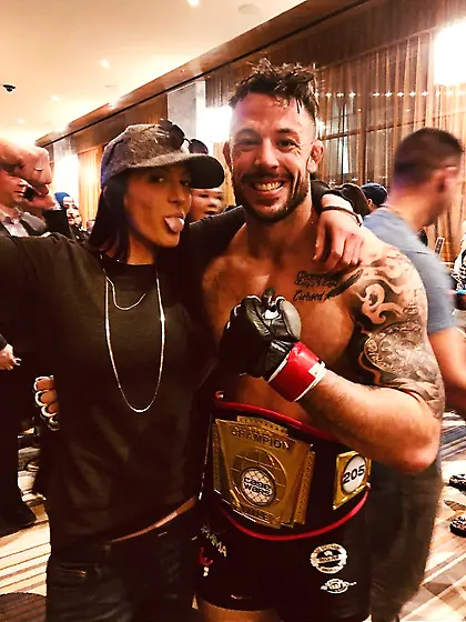 eat my pussy hang with me at air bnb I got ladies