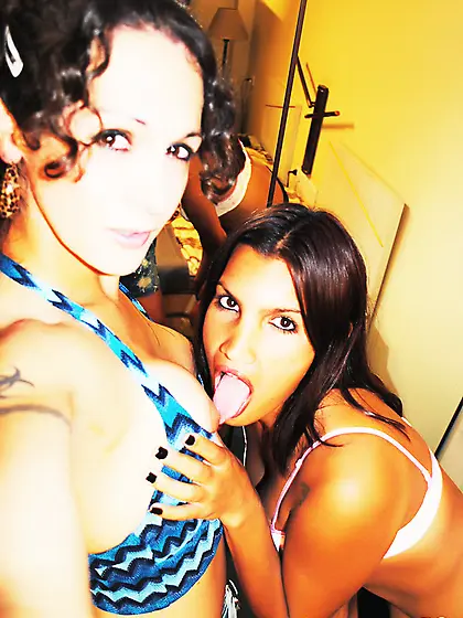 Lesbian gals stunning bodies