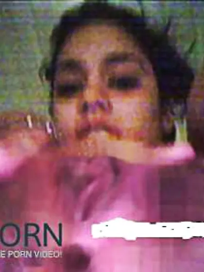 Vanessa Hudgens almost uncensored g-spot opening up