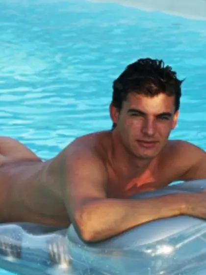 Brunette loverboy2013 perform fingering