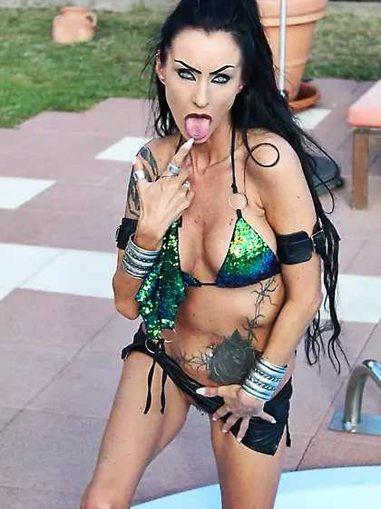 Photo shooting with Sidney Dark at the pool