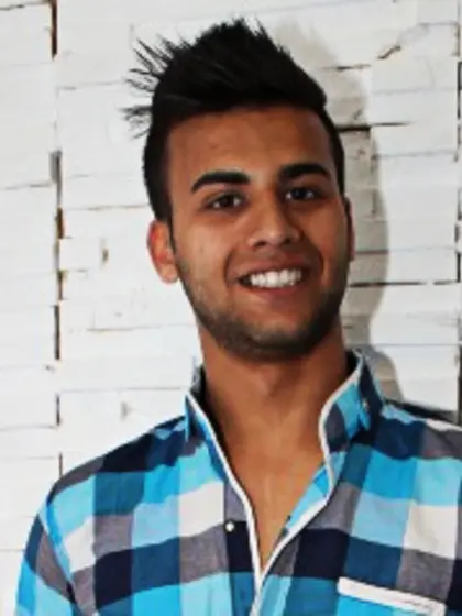 Brunette Young Man Moriscum Fingering.