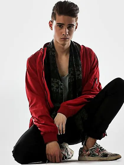 Latin gay GrapeAnton like to snapshot