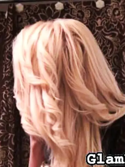 Top-notch blonde model puts