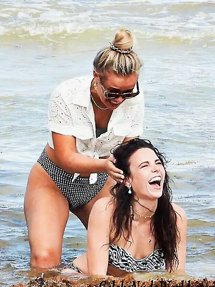 AnneKee Molenaar & Mikky Kiemeney Hot