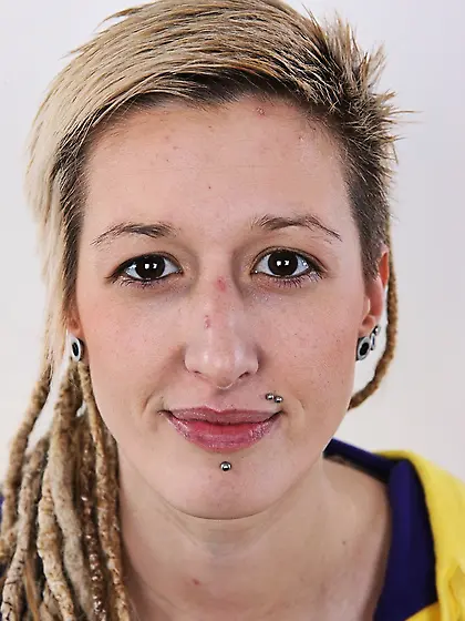 Pretty tall deadlock chick