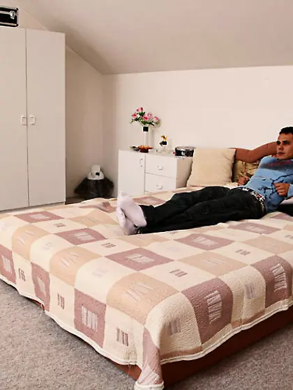 Handsome guy fucks pregnant