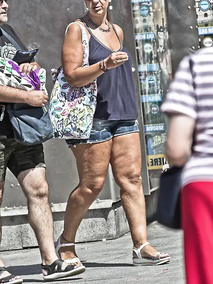 Puta madura,  vestida de puta Slutwear