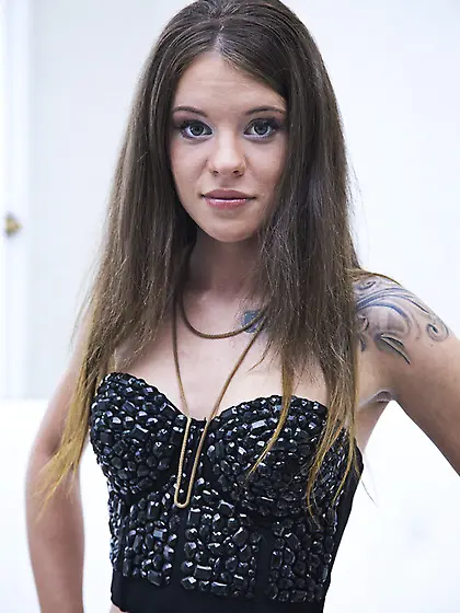 Blonde petite girl inocente