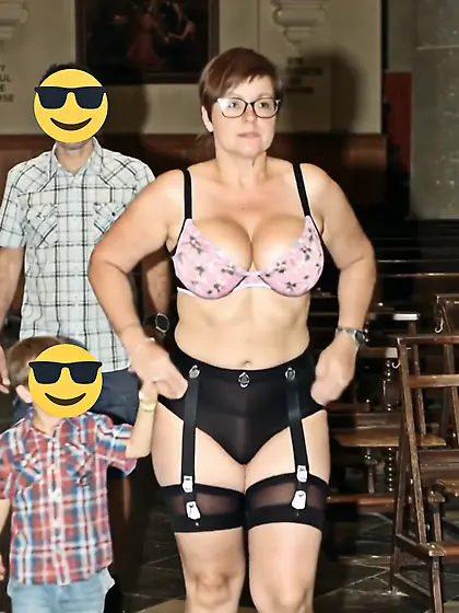 Aurélie sexy exhib public