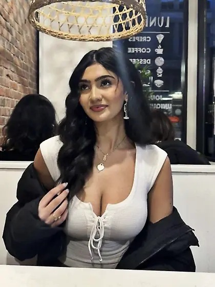 Teen sluts need creampie