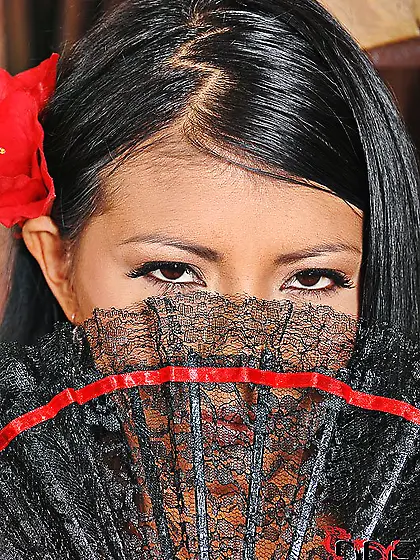 Frisky Latina Yoha is passionately penetrating the cunt with hug