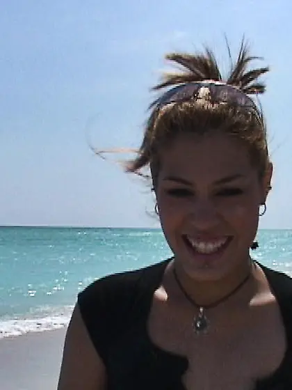 Ponytailed latina babe enjoys