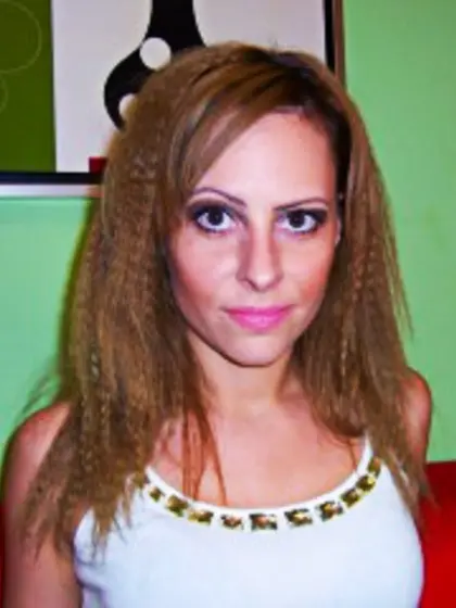 29 yo brunette Gwenaddams.