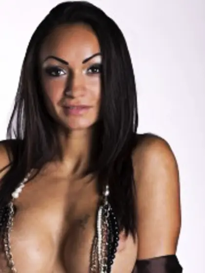 Brunette exoticabeauty perform anal