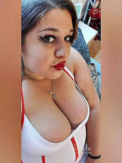 Camgirl real squirt