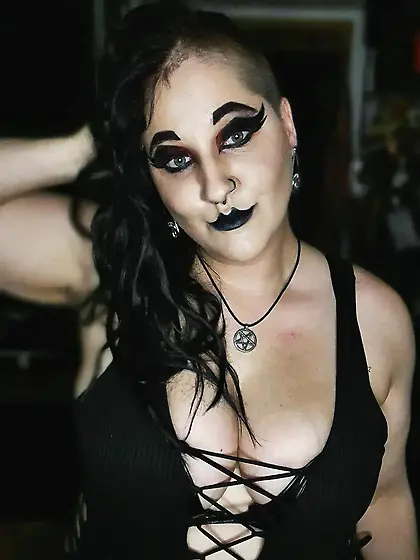 Sexy Gothic Queen