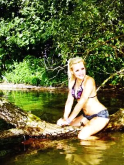 Blonde Snowqueen Live Orgasm.