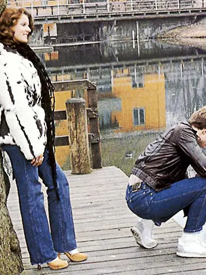 Cockloving seventies mom enjoys