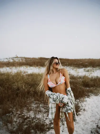 Carolina Mujer Tig ol’ bitties