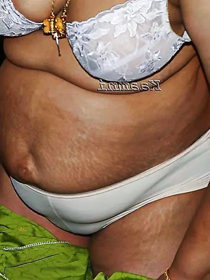 Indian aunty bra-stuffers