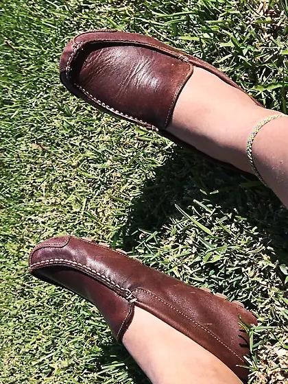 Guys wearing anklets