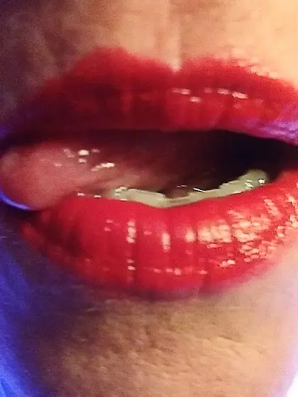 Babygirl bald pussy play