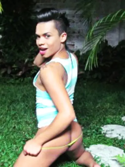 Brunette naughtylatin1 perform anal