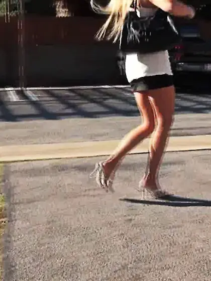 Petit brunette big nipples