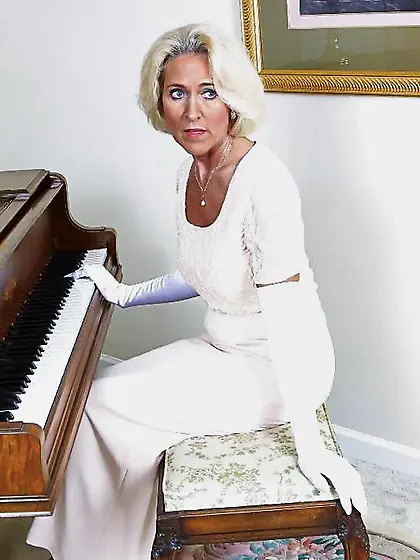 Fashionable Katia,  Nakita Ladyhawke