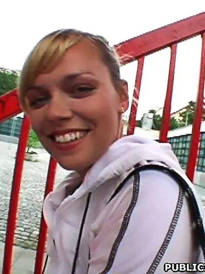 Awesome blonde hottie slowly