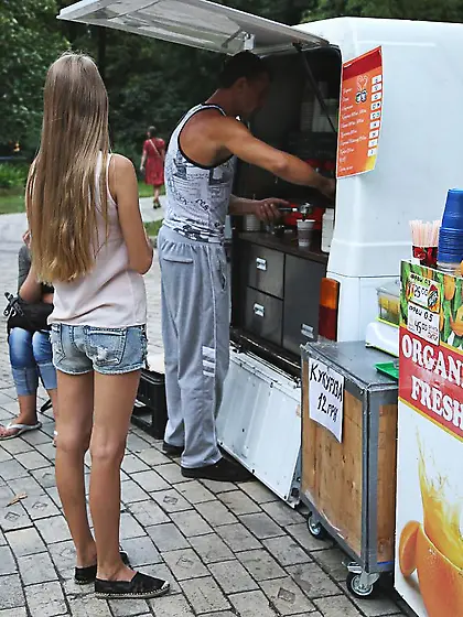 Nancy A called us to visit her in her bedroom and watch her mast