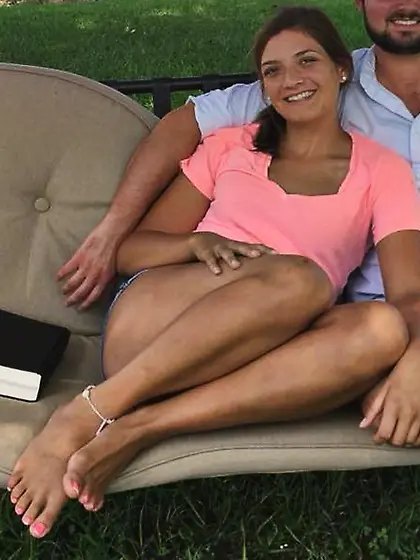 Grace sexy non-nude chick beautiful feet/face/legs