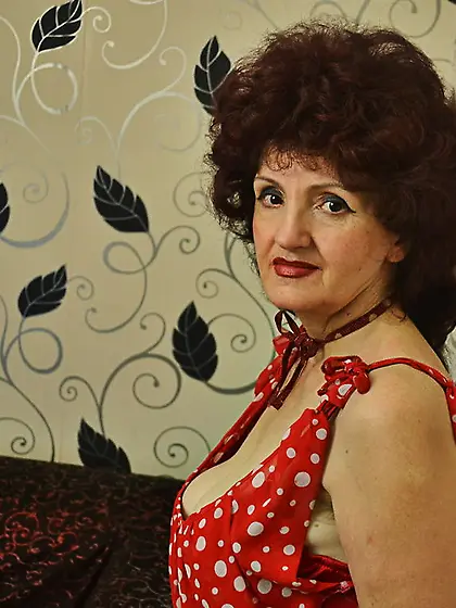 White granny with nice tits