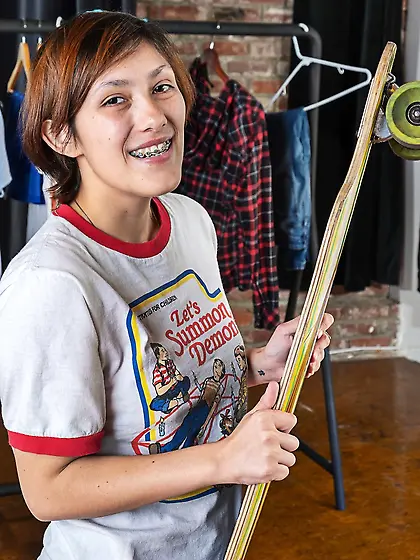 Short hair hottie is going to showcase her amazing body today