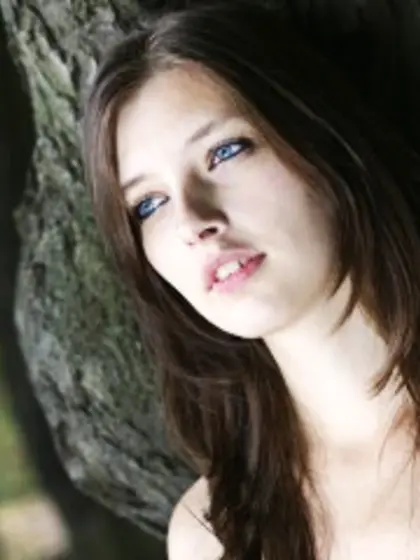 Brunette nikol perform cameltoe