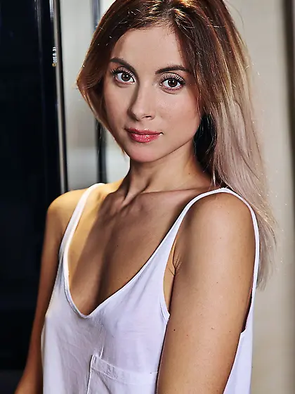 Lassie decides to remove top and pants and pose on the high chai