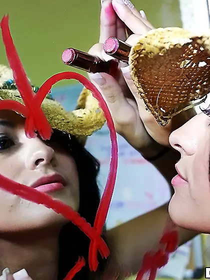 Sexy college chicks buddies