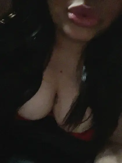 Slutty pics I found in my moms phone dm me for mor